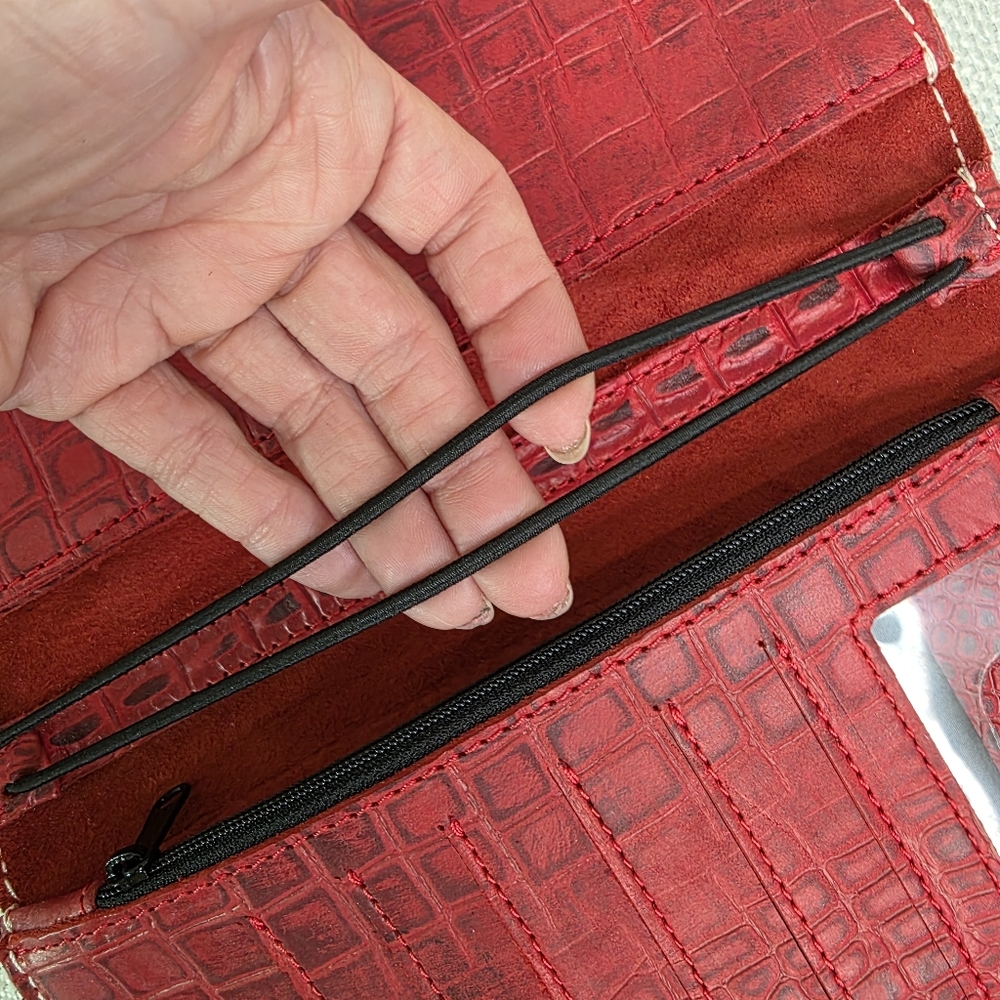 Planner Perfect Red Croc Embossed Leather Traveler’s Notebook Wallet & Crossbody - Picture 7 of 12